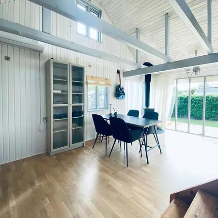 Modern Summer House Near Enebaerodde With Sea View 別荘 オテルプ